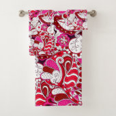 Red White Fuchsia Pink Burgundy Abstract Patroon Bad Handdoek (Insitu)