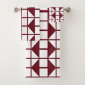 Red White Geometric Mid Century Modern Bad Handdoek (Insitu)