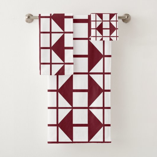 Red White Geometric Mid Century Modern Bad Handdoek (Insitu)