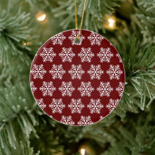 Red White Modern Snowflake Christmas Pattern Keramisch Ornament (Boom)
