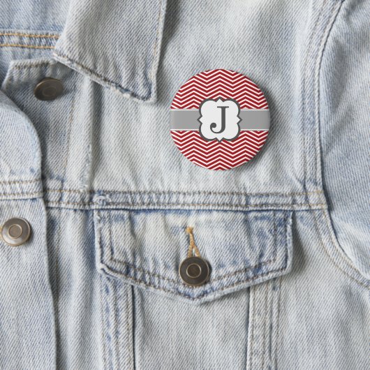 Red White Monogram Letter J Chevron Ronde Button 5,7 Cm (In situ)