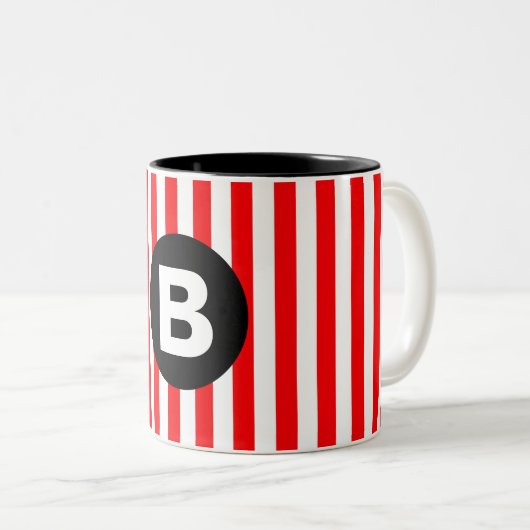 Red White Vertical Stripes Black Monogram Tweekleurige Koffiemok (Voorkant rechts)