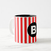 Red White Vertical Stripes Black Monogram Tweekleurige Koffiemok (Voorkant links)