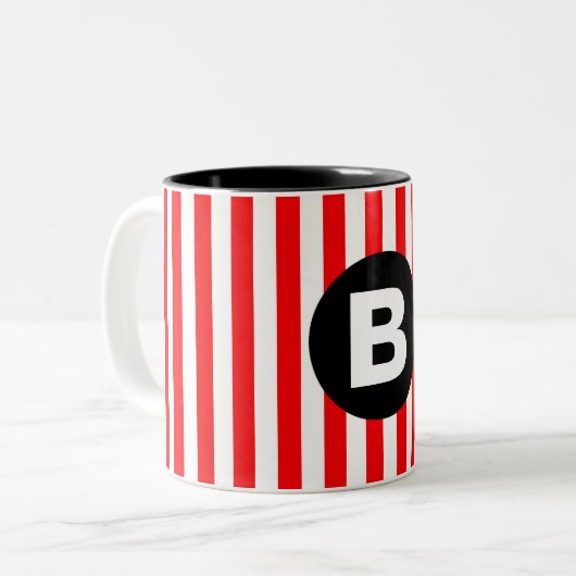 Red White Vertical Stripes Black Monogram Tweekleurige Koffiemok (Voorkant links)