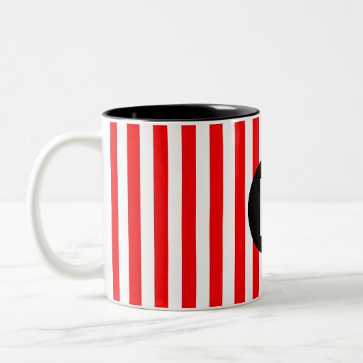 Red White Vertical Stripes Black Monogram Tweekleurige Koffiemok (Links)