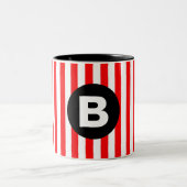 Red White Vertical Stripes Black Monogram Tweekleurige Koffiemok (Center)