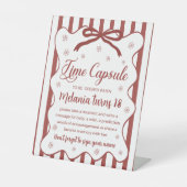 Red Winter Time Capsule Sign Reclamebord Met Voetstuk (Voorkant)