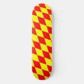 Red Yellow Harlequin Checkered Design Persoonlijk Skateboard (Voorkant)
