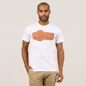 Red & Yellow NO-MAJ™-badge T-shirt (Voorkant volledig)