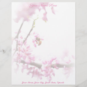 Redbud en Honeybee in Springtime Briefhoofd