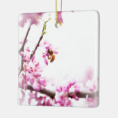 Redbud en honingbijen in Springtime Keramisch Ornament (Links)