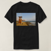 reddingsstation op het strand op Paphos Cyprus T-shirt (Design voorkant)