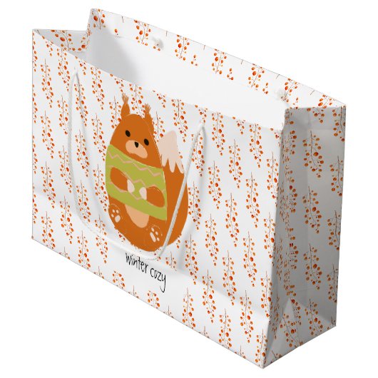 Reddish Brown Squirrel In a Green Sweater Groot Cadeauzakje (Voorkant Gekanteld)