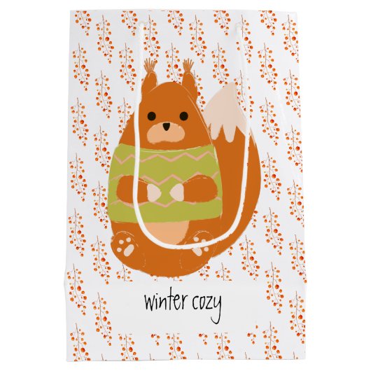 Reddish Brown Squirrel In a Green Sweater Medium Cadeauzakje (Achterkant)