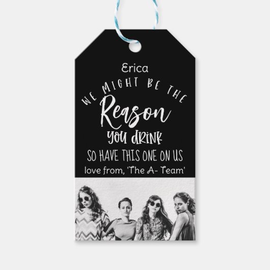 Reden dat je drink de familienaam te begroeten cadeaulabel (Voorkant)