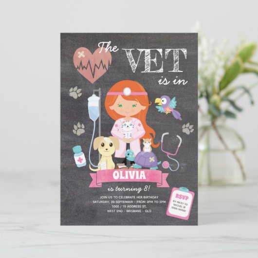 Redhead Green Eyes Chalkboard Vet Verjaardagsfeest Kaart (Staand voorkant)