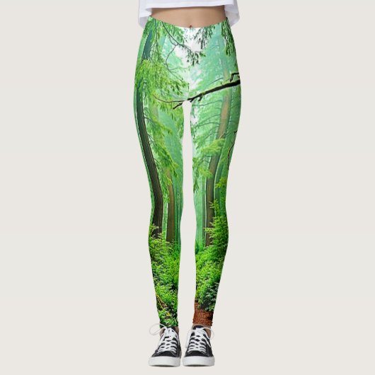 Redwood Forest Misty Tranquility Ontwerp Leggings (Voorkant)