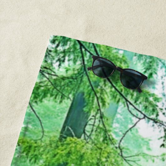 Redwood Forest Misty Tranquility Ontwerp Strandlaken (In situ)