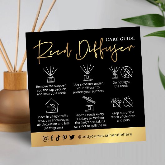 Reed Diffuser Care Instructies Zwart & Goud Logo Vierkante Visitekaartje