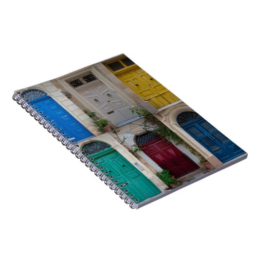 Reeks kleurrijke voordeuren op Malta Notitieboek (Rechterzijde)