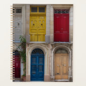 Reeks kleurrijke voordeuren op Malta Planner (Voorkant)