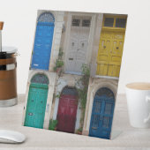 Reeks kleurrijke voordeuren op Malta Reclamebord Met Voetstuk (Insitu)