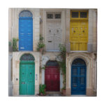 Reeks kleurrijke voordeuren op Malta Tegeltje<br><div class="desc">Set van kleurrijke voordeuren in Malta.</div>