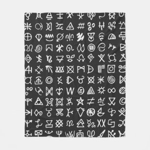 Reeks symbolen rune letters doopvont. Ancient occu Fleece Deken