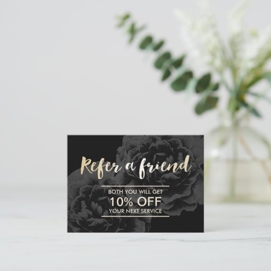 Referral kaartje | Elegant Dark Floral Gold Script (Staand voorkant)