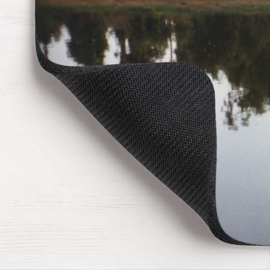 Reflecteren op de rivier muismat (Hoek)