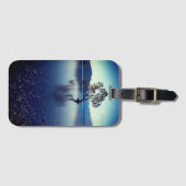 Reflecterende boom in het meer bij zonsopgang bagagelabel (Voorkant (horizontaal))