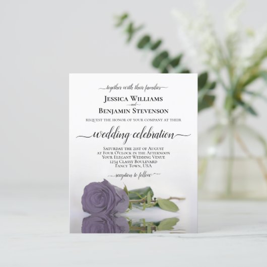 Reflecterende Paarse Roos BUDGET Wedding Invite (Staand voorkant)