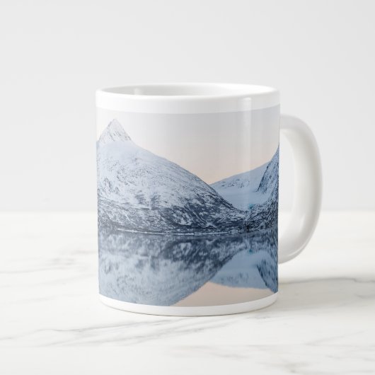 Reflecterende Portage Lake Grote Koffiekop (Voorkant rechts)