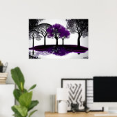 Reflecterende zwart-wit met levendige Paarse bomen Poster (Thuiskantoor)