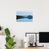 Reflectie in een meer - Vancouver-eiland in Canada Poster (Thuiskantoor)