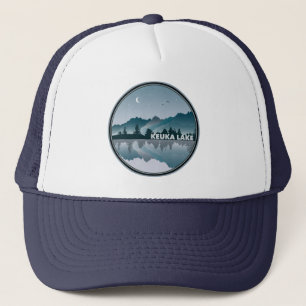Reflectie Keuka Lake New York Trucker Pet