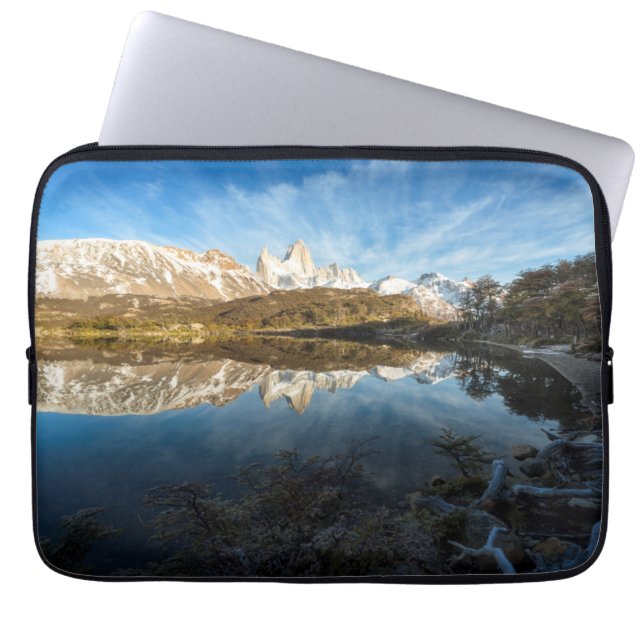 Reflectie op patagonië laptop sleeve (Voorkant)