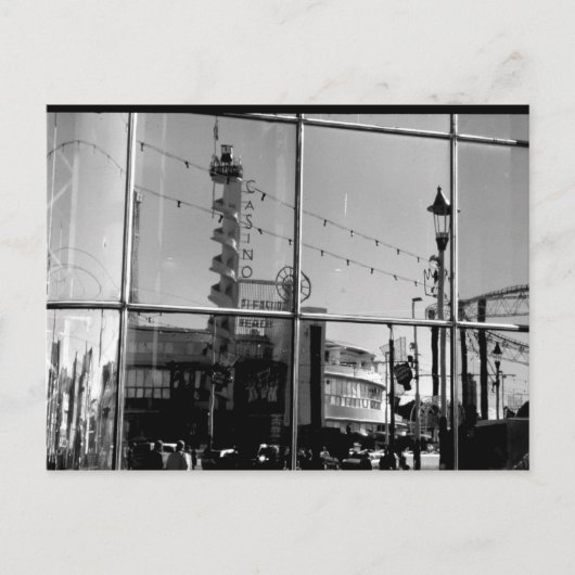 Reflectie Sandcastle window B/W Briefkaart (Voorkant)