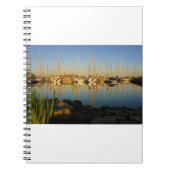 Reflectie van boten in een haven. notitieboek (Voorkant)