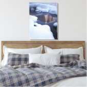 Reflectie van de berg in rivier 2 canvas afdruk (Insitu (Slaapkamer))