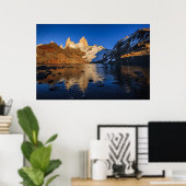 Reflectie van Fitz Roy op Sunrise Poster (Thuiskantoor)