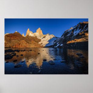 Reflectie van Fitz Roy op Sunrise Poster
