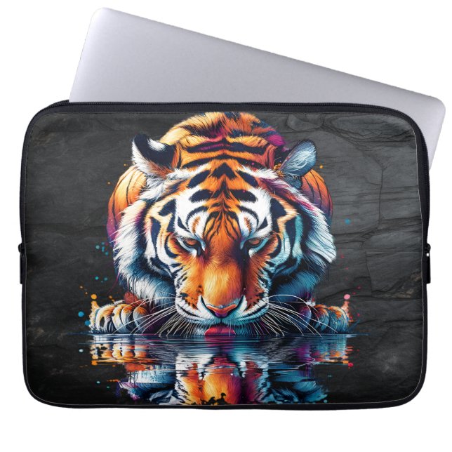 Reflectie van Tiger Drink Water Laptop Sleeve (Voorkant)