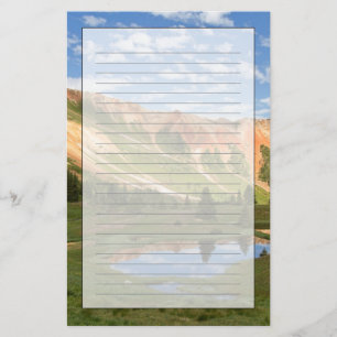 Reflectie voor rode bergen briefpapier