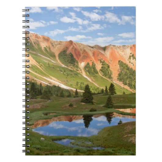 Reflectie voor rode bergen notitieboek (Voorkant)