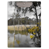 Reflecties onder de grijze hemel klembord (Voorkant)