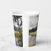 Reflecties onder de grijze hemel papieren bekers (Rechts)