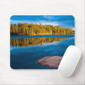 reflecties op de vroege avond in de grenswateren muismat (Met muis)