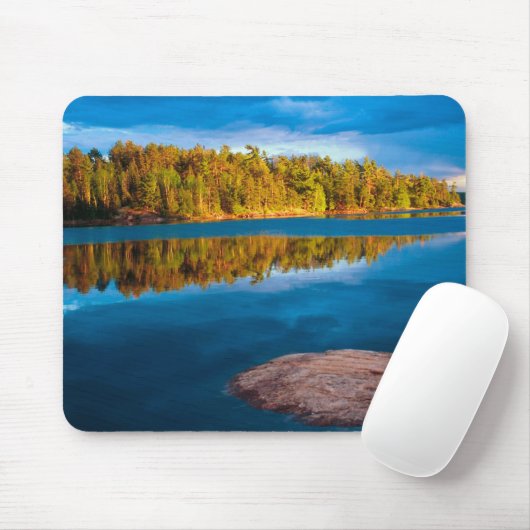 reflecties op de vroege avond in de grenswateren muismat (Met muis)