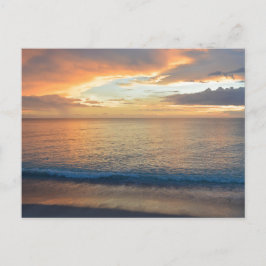Reflecties op zonsondergang op het water briefkaart